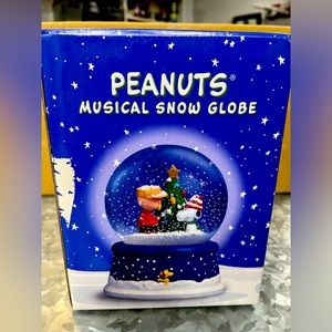 Peanuts 50th anniversary snow globe